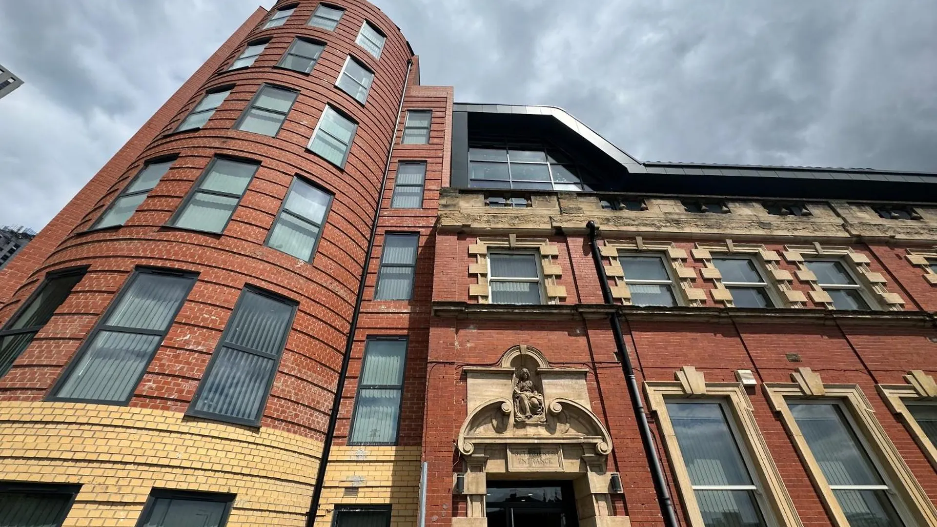 Harvey Nic'S & Designer Quarter 74 Ch Apartment Leeds
