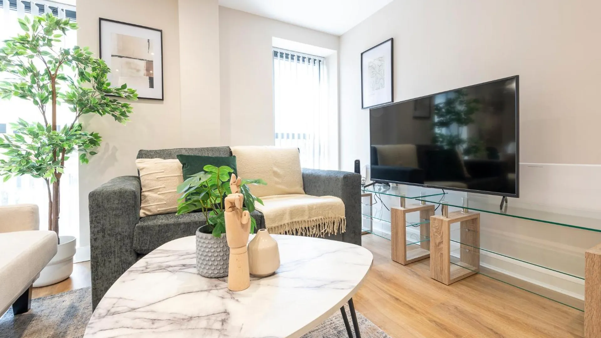 Harvey Nic'S & Designer Quarter 74 Ch Apartment Leeds