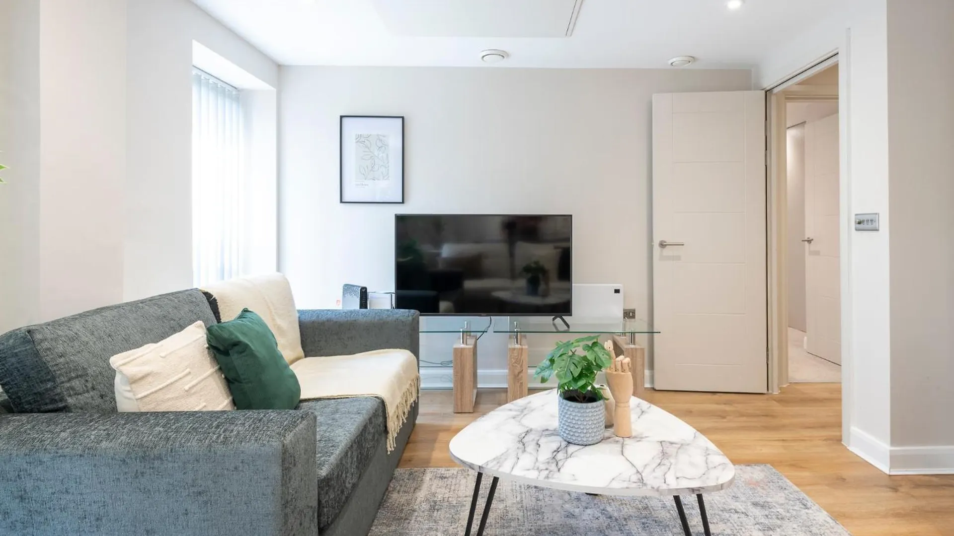 Harvey Nic'S & Designer Quarter 74 Ch Apartment Leeds   Leeds (West Yorkshire)