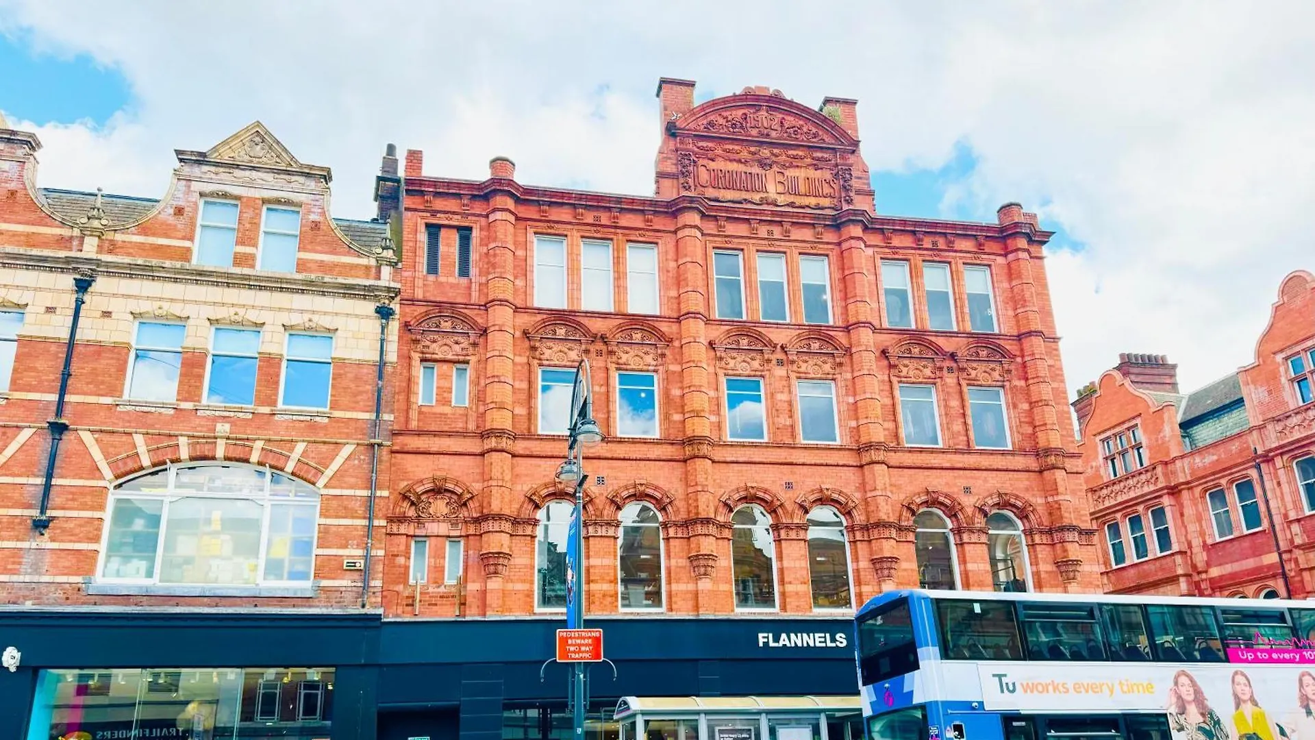 Harvey Nic'S & Designer Quarter 74 Ch Apartment Leeds  United Kingdom