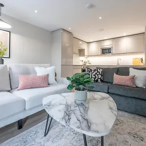  Apartment Harvey Nic's & Designer Quarter 60ch